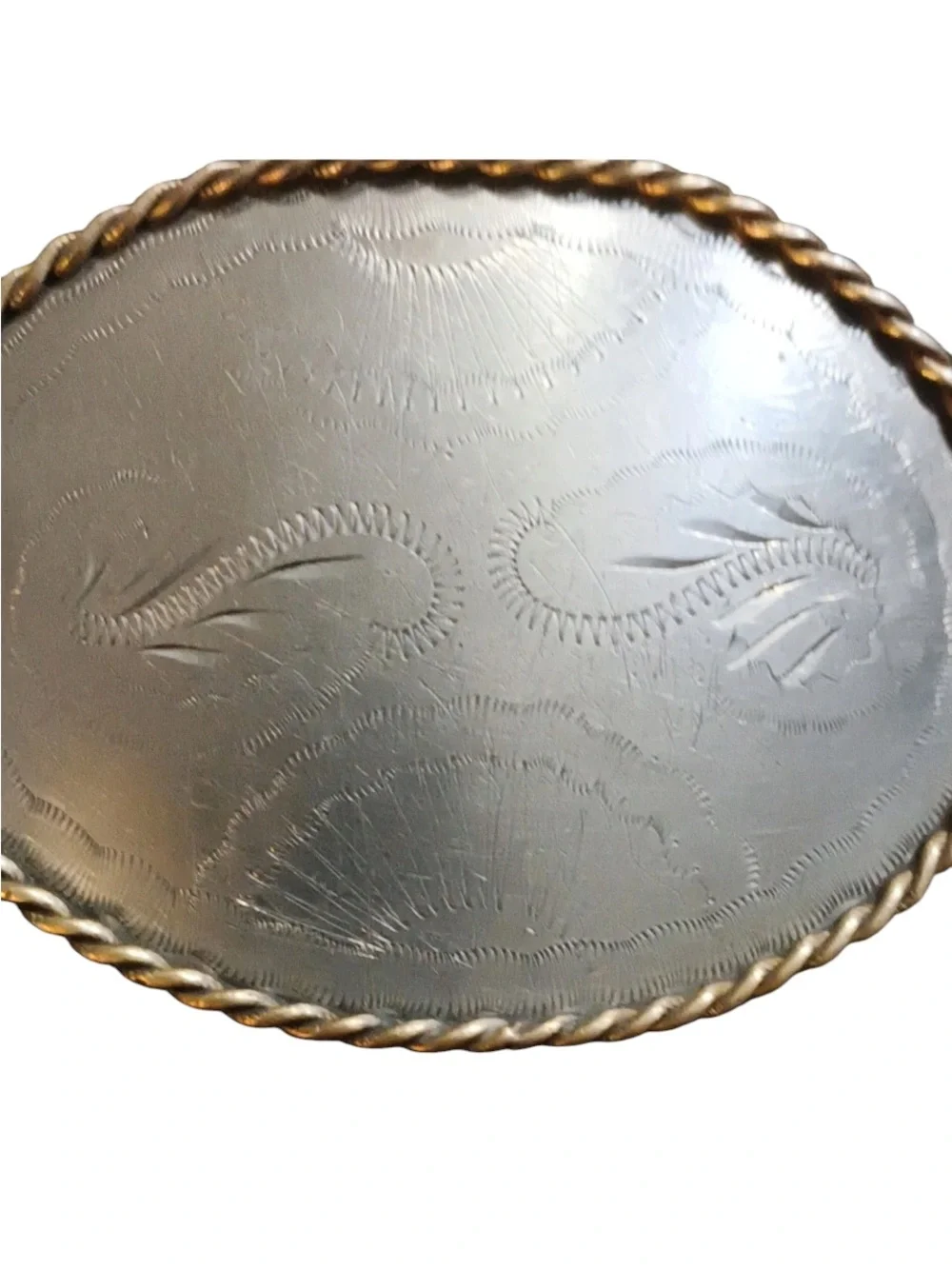N/A elegant gold